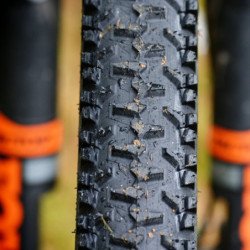 Cubierta Bicicleta Mtb Hutchinson Python 2 29 X 2.10 Kevlar